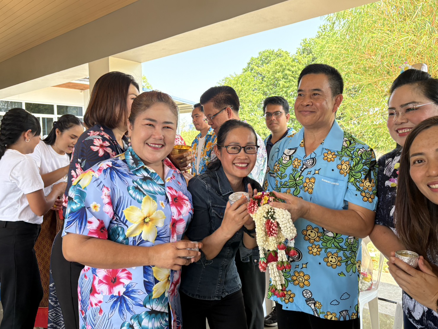 title - วันศุกร์ที่ 10 เมษายน 2569 นายประเสริฐ กาญจนเกียรติกุล ปฏิรูปที่ดินจังหวัดบุรีรัมย์ พร้อมด้วยเจ้าหน้าที่ ส.ป.ก.บุรีรัมย์ ร่วมพิธีสรงน้ำพระและพิธีรดน้ำดำหัวขอพรผู้ว่าราชการจังหวัดบุรีรัมย์เนื่องในประเพณีสงกรานต์ วันขึ้นปีใหม่ไทย ประจำปี 2569